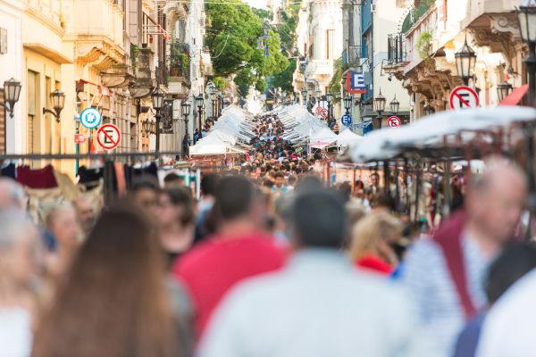 Image of a busy street in San Telmo during market day