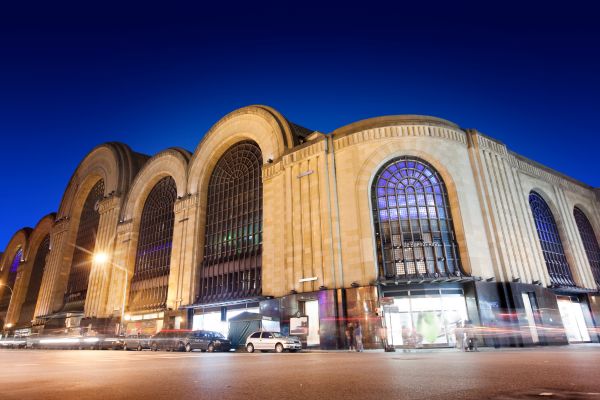 Exterior view of Abasto Shopping Mall in Buenos Aires, featuring its iconic architectural design.