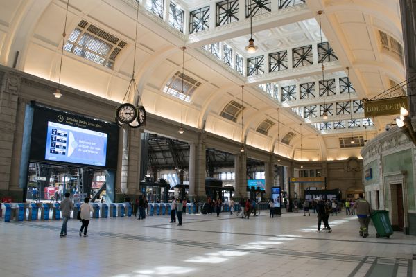 Interior image of Retiro Train Station in Buenos Aires